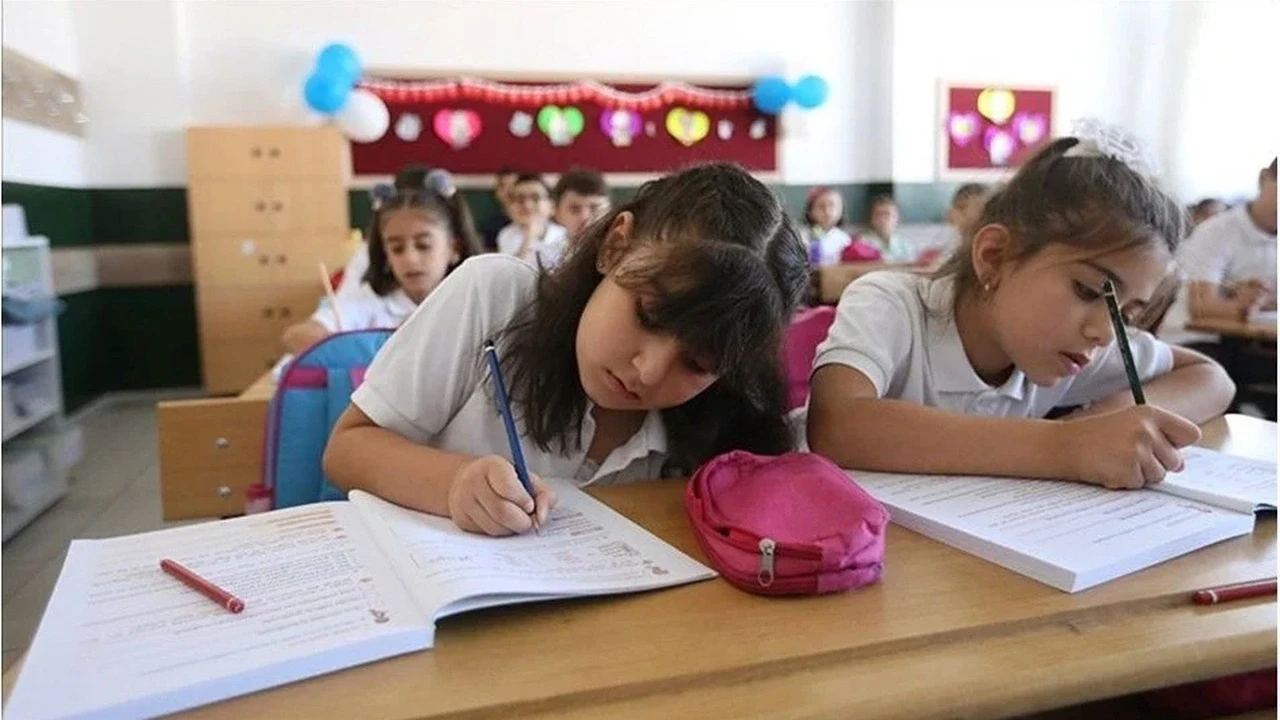 Öğrenciler geri sayıma başladı: MEB ikinci dönem ara tatilleri ne zaman?