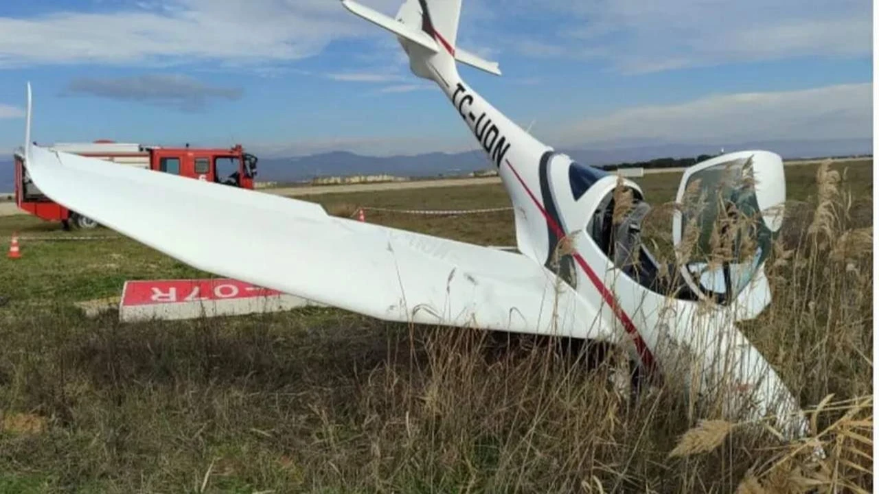 Bursa'da eğitim uçağı düştü: Pilot yaralı, hayati tehlikesi yok