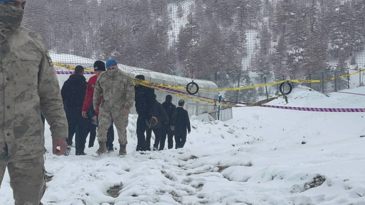 Bolu Kartalkaya'da yangın felaketinde incelemeler devam ediyor: Cumhuriyet savcıları olay yerinde