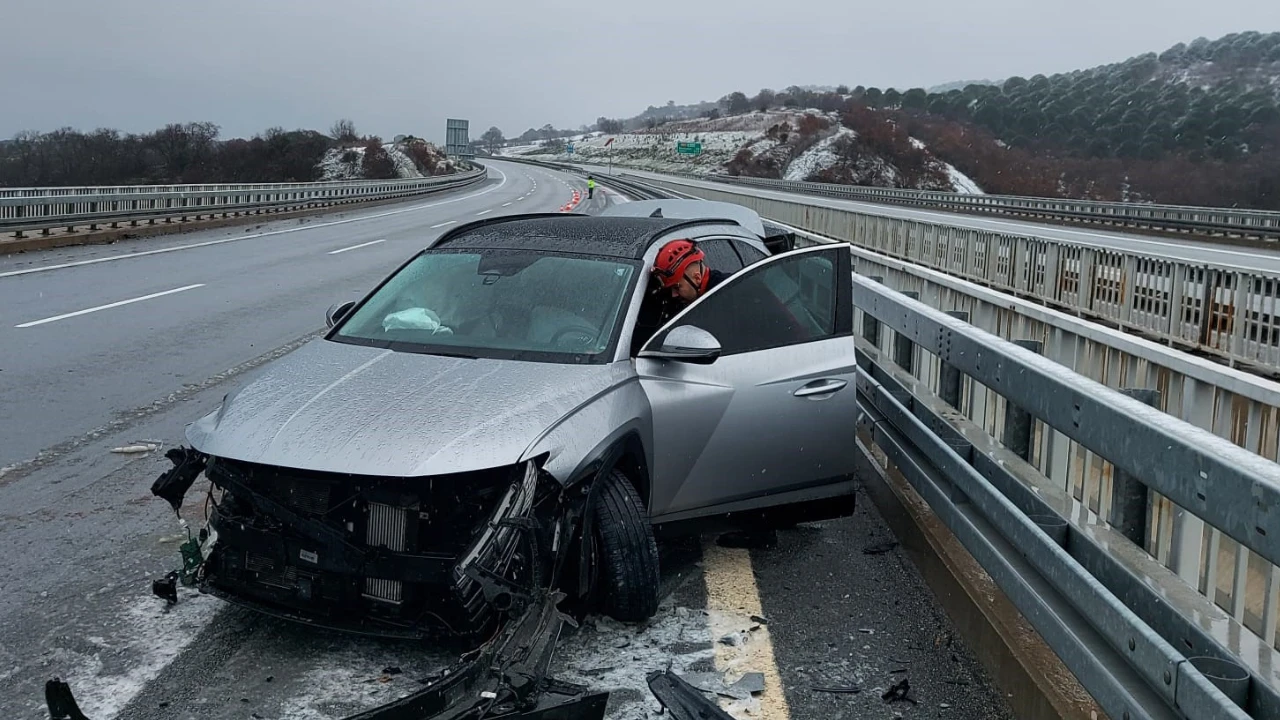 Balıkesir Susurluk'ta iki ayrı trafik kazası: 3 yaralı