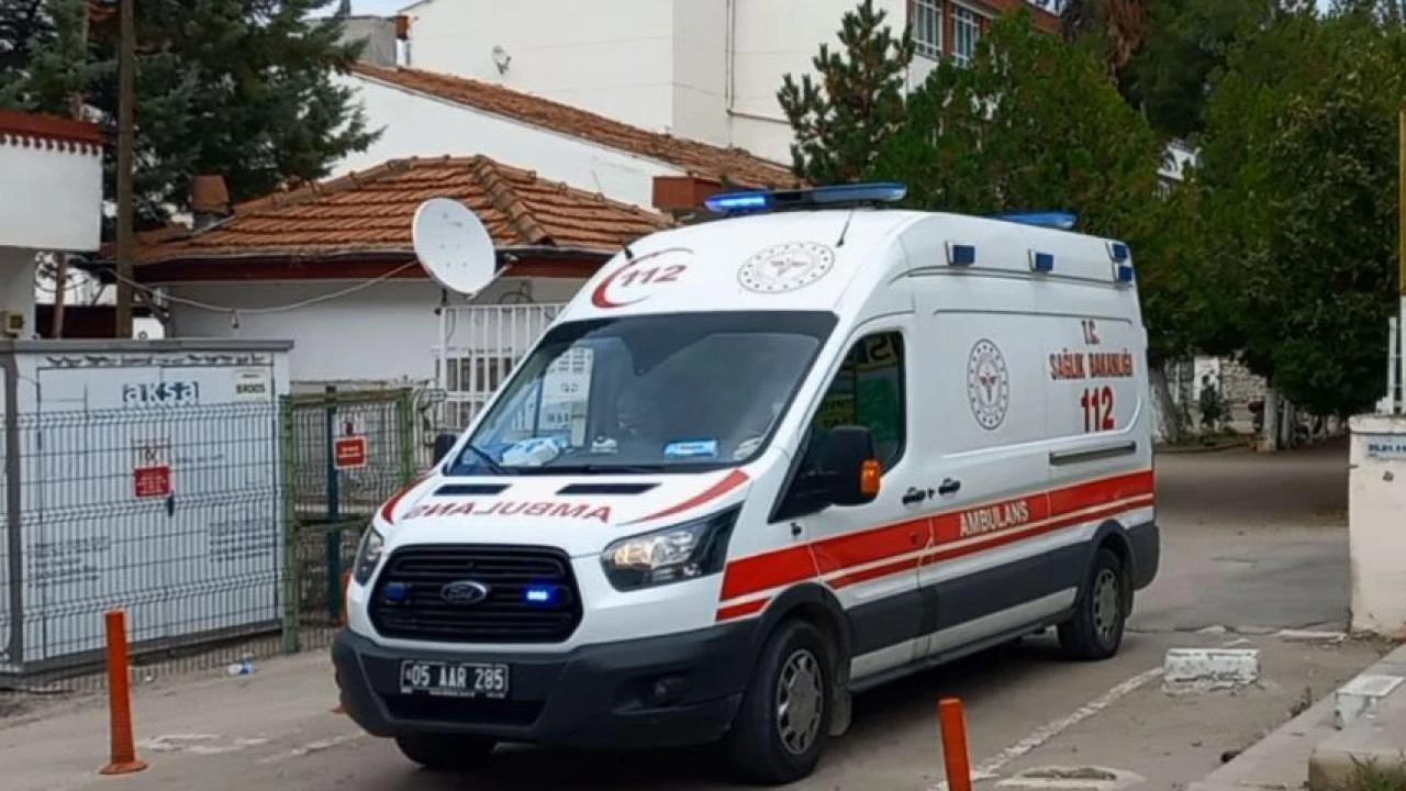 Düzce'de çiğ köfte zehirlenmesi: 5 öğrenci hastaneye kaldırıldı