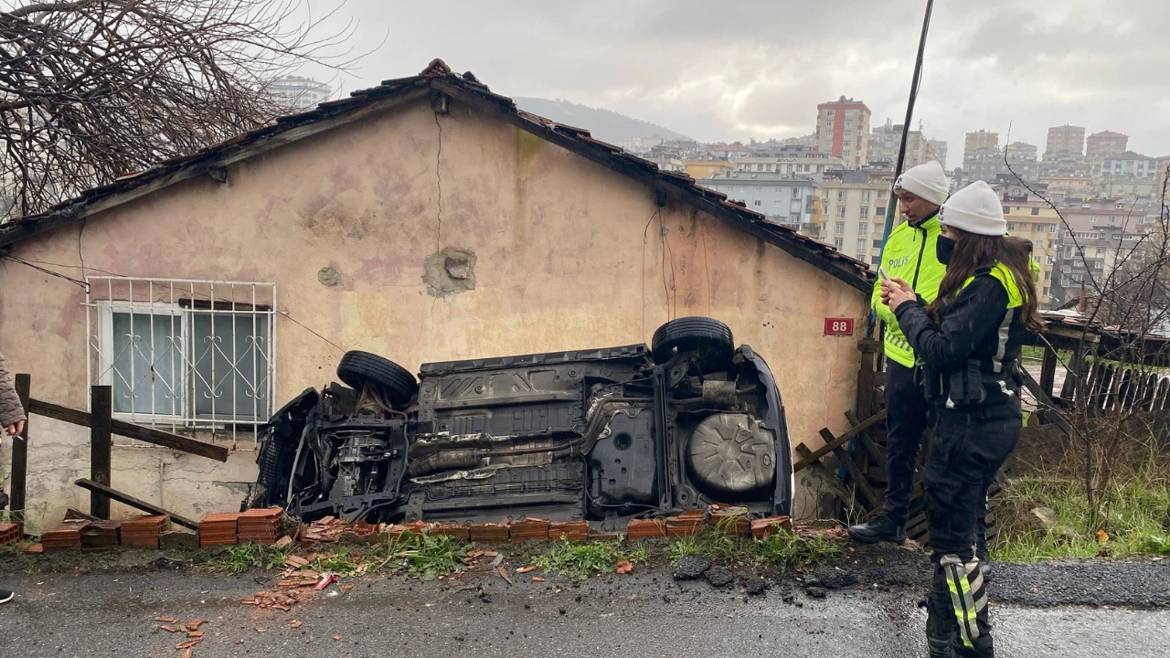 Ataşehir’de yokuş aşağı uçan cip, bahçeye çakıldı: 1 yaralı