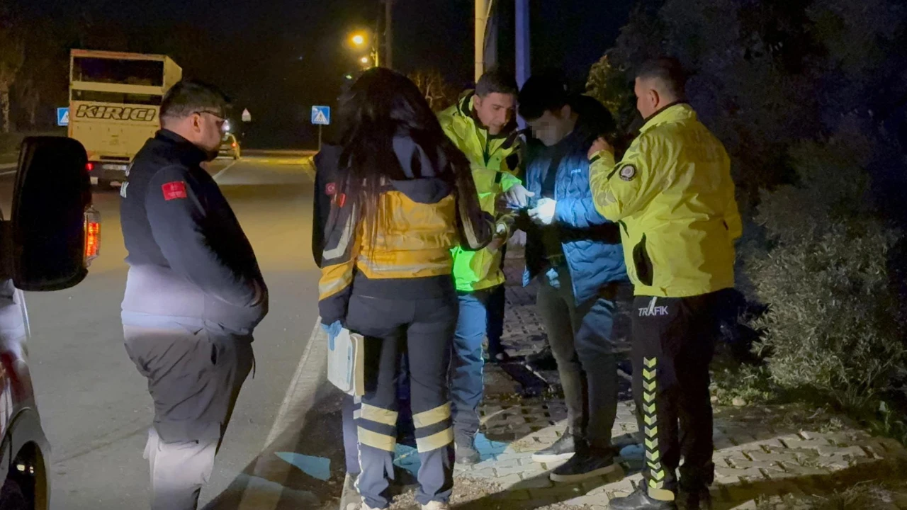 Kaza yapan alkollü sürücünün '5 Metre' ısrarı, sağlık ekiplerini zor durumda bıraktı