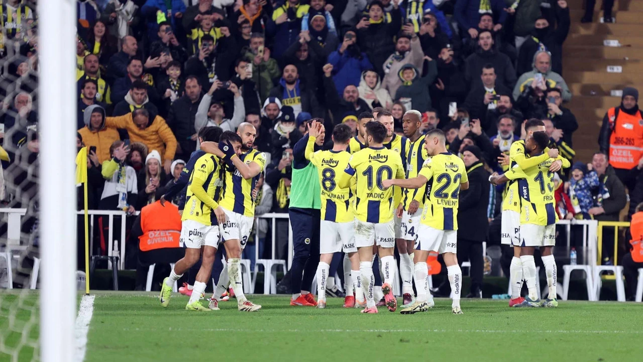 Derbi öncesi Fenerbahçe'de oyuncu krizi: TFF iki oyuncuyu kadro dışı bıraktı