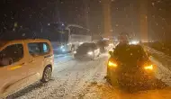 Ulaşıma Kar Engeli! Araçlar Yolda Kaldı, Kazalar Nedeniyle Trafik Durdu