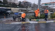 Şişli'de kontrolden çıkan araç kaza yaptı: Araçta yangın çıktı, 2 yaralı