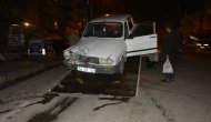 Ünye'de trafik kazası: Park halindeki tarım aracına çarpan otomobilde 2 yaralı