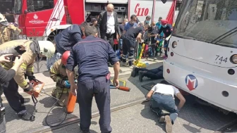 İstanbul Beyoğlu’nda Tramvay Kazası: Bir Kişi Ağır Yaralandı