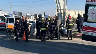 Gaziantep'te kavşakta feci kaza: 14 kişi yaralandı