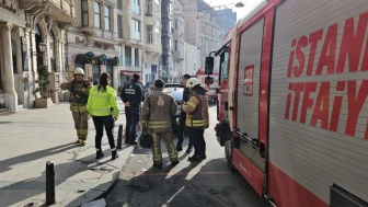 Beyoğlu'ndaki otelde elektrik panosundan yangın çıktı: Turistler panikle dışarı çıktı