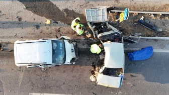 Kırıkkale'de feci kaza: Karı-koca hayatını kaybetti, 2 kişi ağır yaralandı