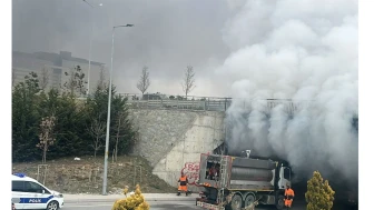 Başakşehir'de korkutan yangın: İETT otobüsünde yangın çıktı