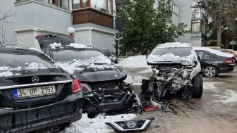 İstanbul'da feci kaza: Karlı yolda kayan cipin çarptığı yaya hayatını kaybetti