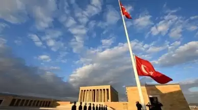 10 Kasım'da Anıtkabir Ziyaretçi Yoğunluğu! Anıtkabir Saat Kaça Kadar Açık?