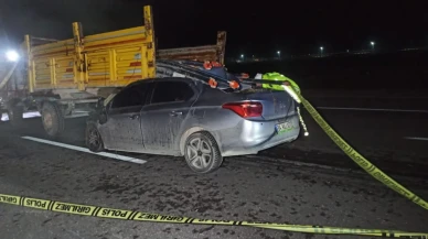 Konya'da Traktör Römorkuna Çarpan Otomobilin Sürücüsü Hayatını Kaybetti