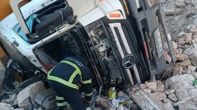 Adıyaman'da Feci Kaza! Kamyon Devrildi