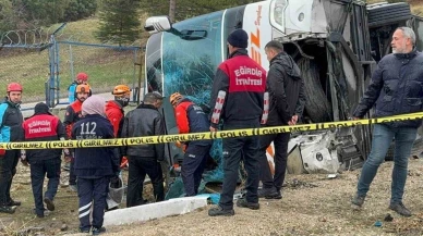 Isparta'da Yolcu Otobüsü Şarampole Devrildi! Ölü ve Yaralılar Var