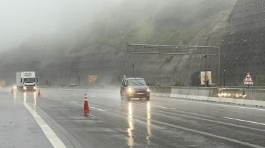 Anadolu otoyolu ve Bolu Dağı’nda sis ve sağanak etkisi ulaşımı zorlaştırdı