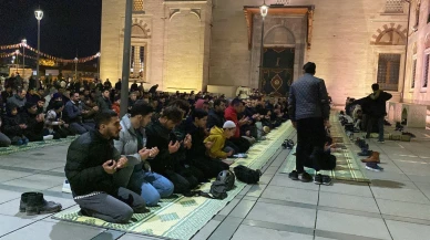 Konya'da Miraç Kandili'nde camiler dolduruldu: Yangın faciası için dua edildi