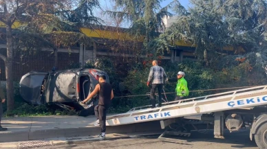 Esenler’de makas atan sürücünün çarptığı araç takla attı: 6 yaralı