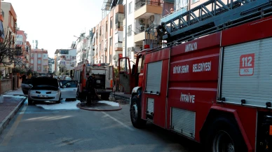 Marşa bastı araç alev aldı: Yangın çıkan araçta maddi hasar oluştu