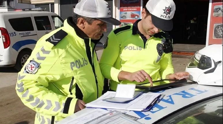 Araç Sahipleri Dikkat! O Tarihte Başlıyor Yakalanan4 Bin TL Ceza Ödeyecek