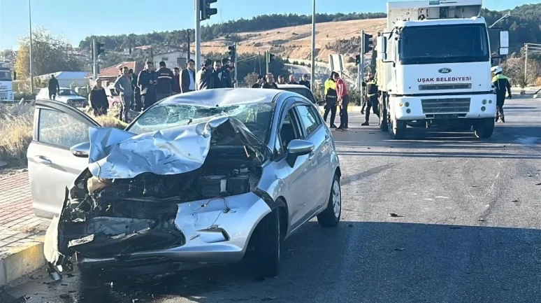 Uşak’ta Feci Trafik Kazası! 4 Yaralı