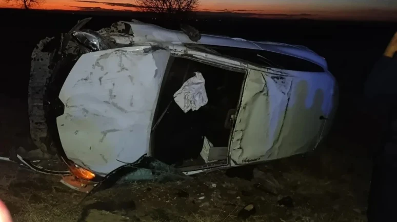 Konya'da Feci Kaza! Araç Şarampole Devrildi Çocuklar Araçta Sıkıştı