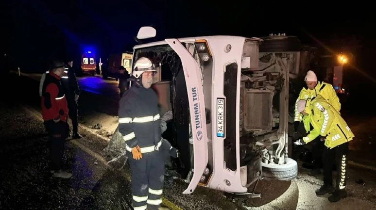 Cenazeye Gidiyorlardı! Kastamonu'da Midibüs Devrildi, 1 Kişi Hayatını Kaybetti 23 Yaralı Var