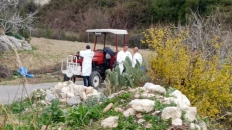 Mersin Tarsus’ta traktörle kabir ziyaretinden dönerken silahlı saldırıya uğrayarak öldü