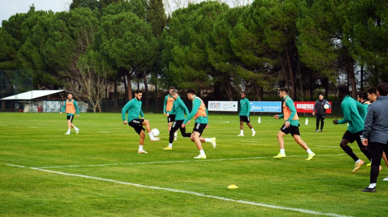 Sakaryaspor, Manisa FK maçı için hazırlıklarını sürdürüyor