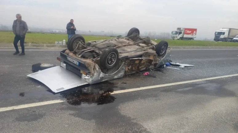 Manisa'da otomobil ve minibüs birbirine girdi: 3 yaralı