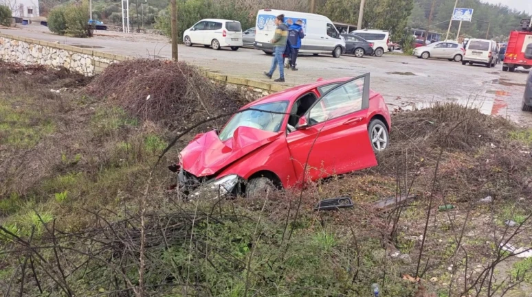 Muğla'da hafriyat kamyonu kazası: Virajı alırken kontrolü kaybetti