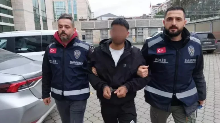 Samsun'da korkunç olay: Arkadaşını ekmek bıçağıyla bıçakladı