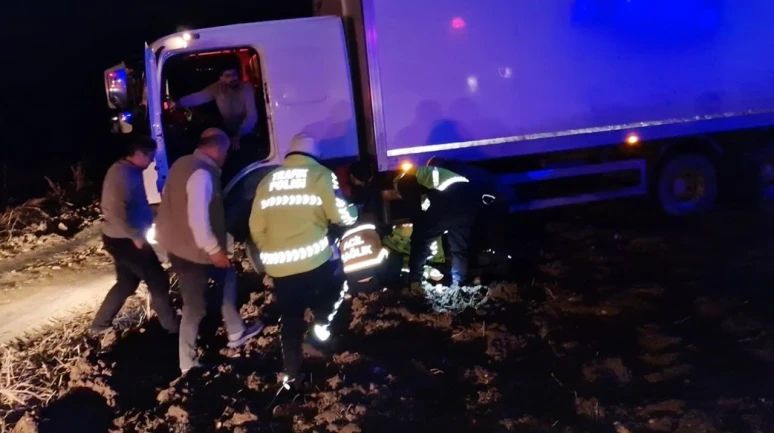 Çorum'da korkunç kaza: Polis memuruna kamyonun altında kaldı