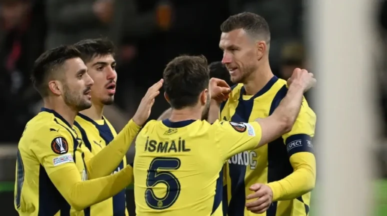 Kadıköy'de olaylı gece: Fenerbahçe - Rizespor maçında derilim tırmandı