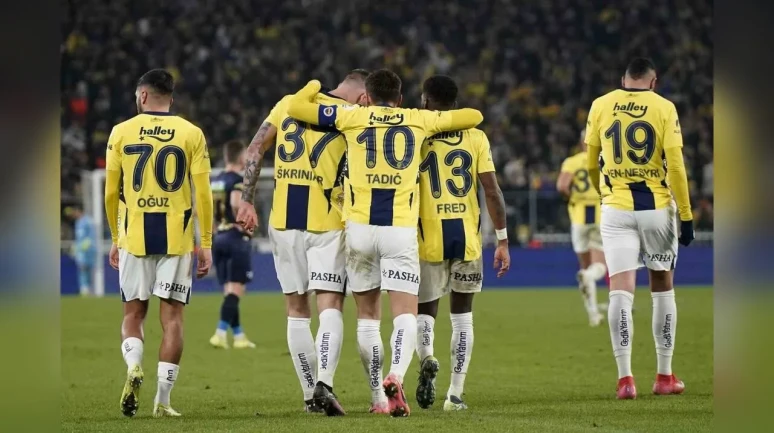 Fenerbahçe'ye derbi öncesi moral: Kasımpaşa Fenerbahçe karşısında 3-1 mağlup oldu