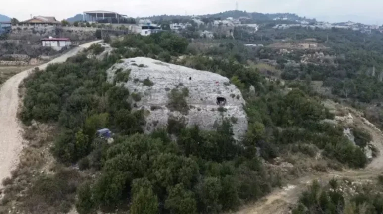 Evli, mutlu, çocuklu ama 2 yıldır mağarada yaşıyor: ''Huzuru burada buldum''