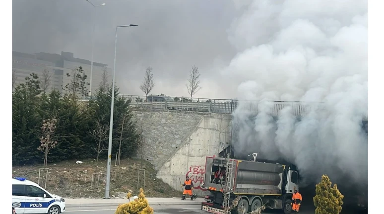 Başakşehir'de korkutan yangın: İETT otobüsünde yangın çıktı