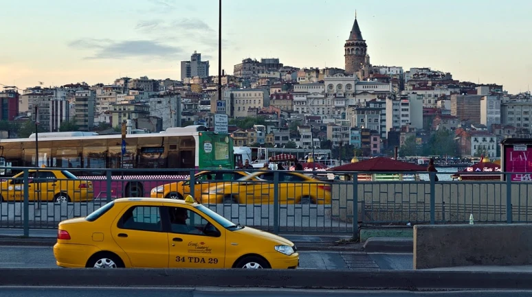 İBB'nin 2 bin 500 yeni taksi ihalesi iptal oldu: İstanbul Taksiciler Otomobilciler Esnaf Odası'ndan karşı mahkeme açıldı