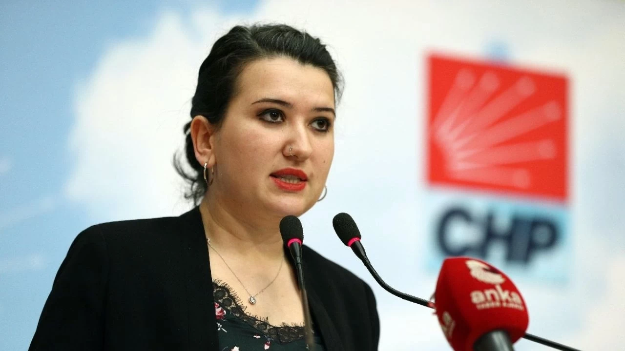 CHP'li Gökçen Boşandığı Eşi Tarafından Saldırıya Uğrayan Aydemir'i Ziyaret Etti