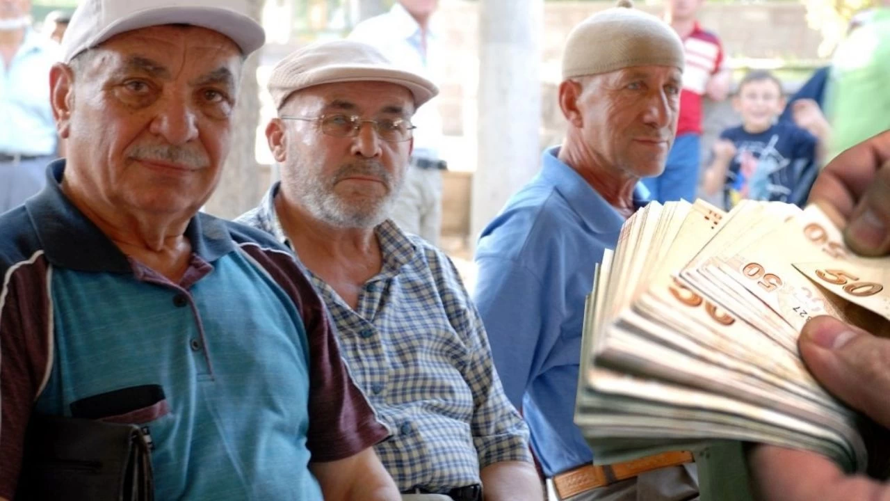 Destek 20 bin TL'yi Aştı! Onlarca Emekli Bu Yöntemi Kullanarak Ekim Ayında Çifte Ödeme Alacak