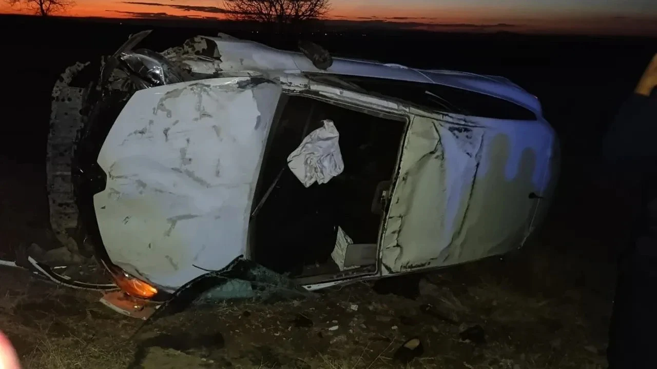 Konya'da Feci Kaza! Araç Şarampole Devrildi Çocuklar Araçta Sıkıştı